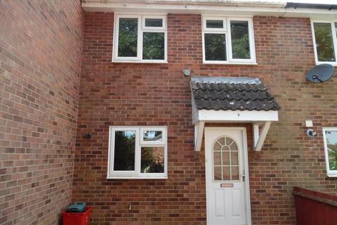 3 bedroom end of terrace house to rent, Blake Drive, Clacton-on-Sea, Essex, CO16 8ED