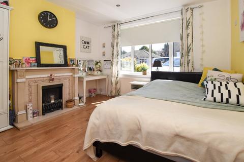39 Lakes Road, Keston, BR2 6BN