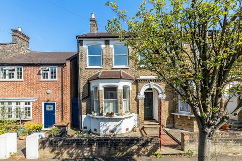Top Floor, 44 Wiverton Road, London, SE26 5HY