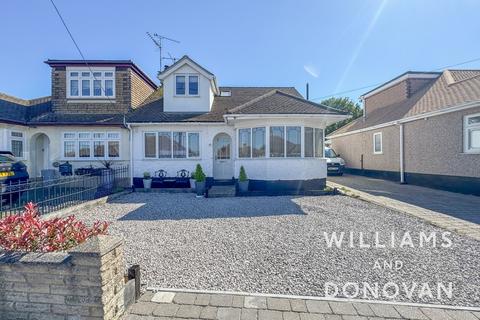 98 Broad Walk, Hockley, SS5 5DG