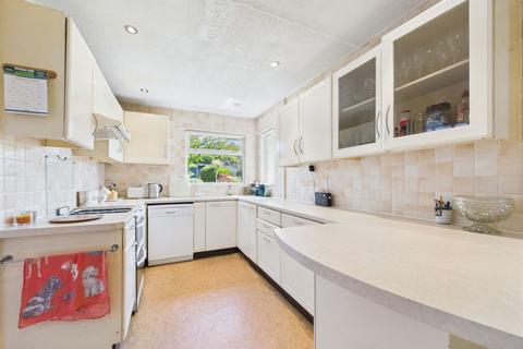 4 bedroom detached bungalow for sale, Hollingbury Gardens, Worthing BN14