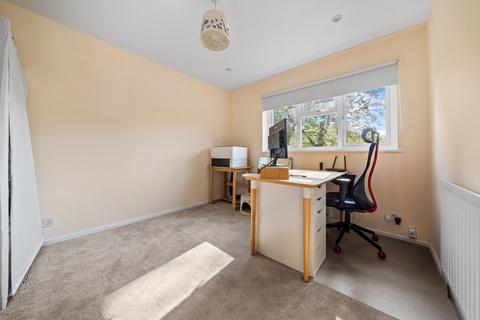 5 Bond Gardens, Wallington, SM6 7LW