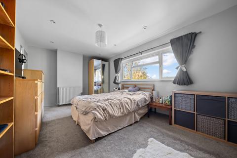 5 Bond Gardens, Wallington, SM6 7LW
