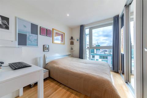 2 bedroom apartment for sale, Aquarius House, St. George Wharf SW8