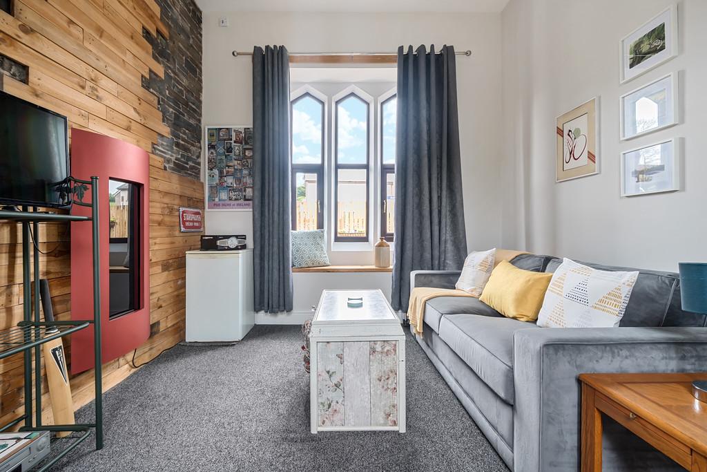 Sitting Room/Bedroom