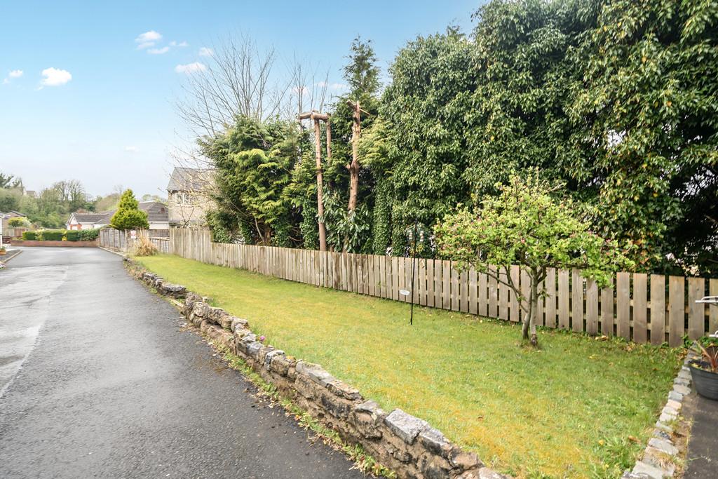Lawn area (front external)