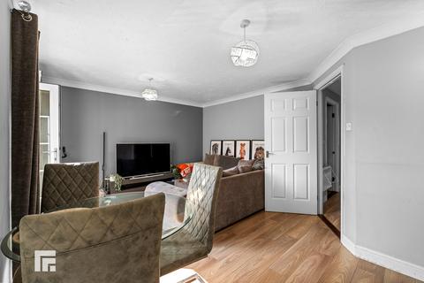 2 bedroom apartment for sale, Morel Court, Windsor Quay, Cardiff