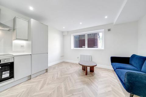 1 bedroom apartment to rent, Hessel Street, London