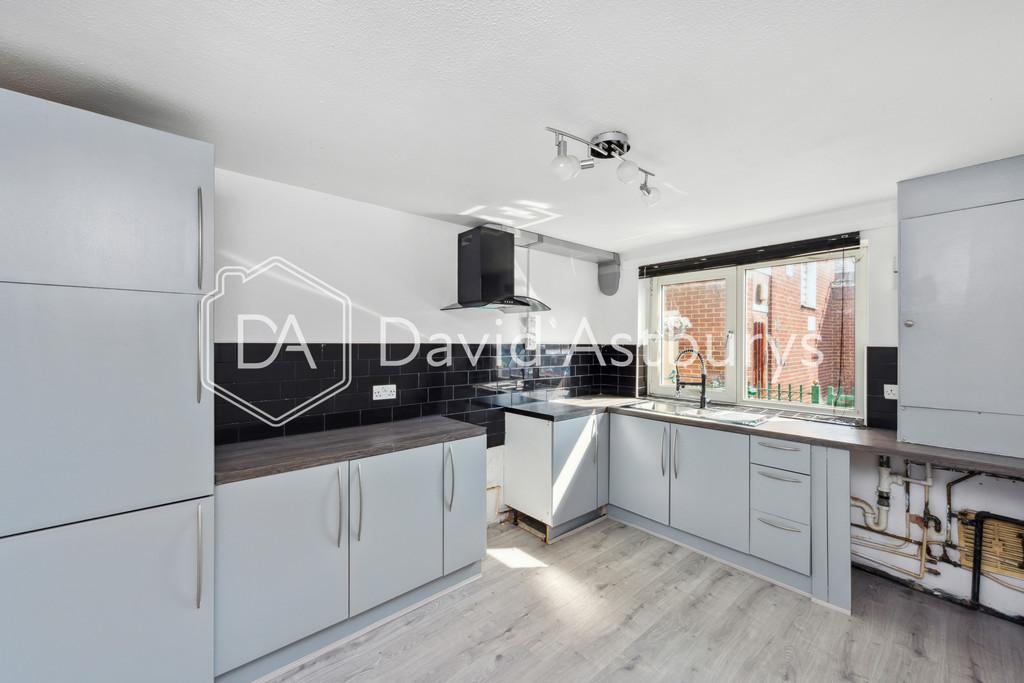 080520258 DAISL 42 Sark Walk  E16 3 PS 003