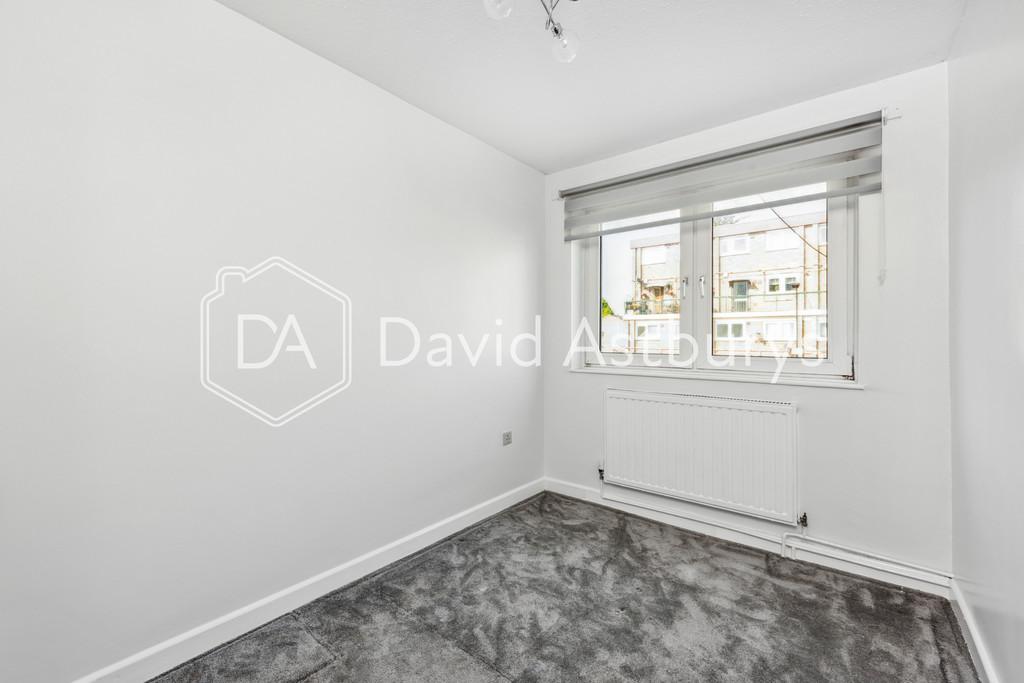 080520258 DAISL 42 Sark Walk  E16 3 PS 005