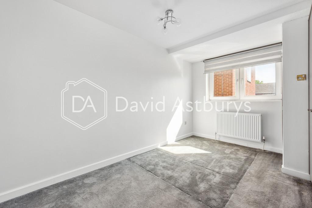 080520258 DAISL 42 Sark Walk  E16 3 PS 008