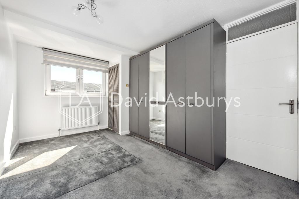 080520258 DAISL 42 Sark Walk  E16 3 PS 009