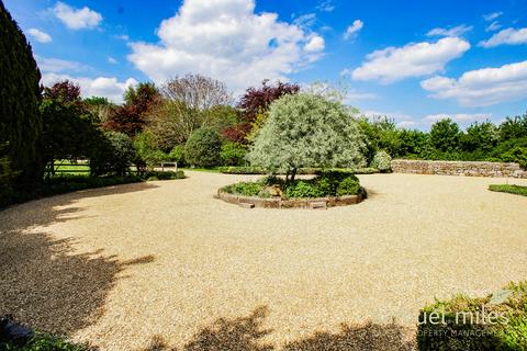 4 bedroom detached house to rent, Wiltshire SN11