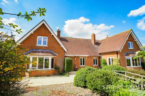 4 bedroom detached house to rent, Wiltshire SN11