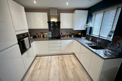2 bedroom flat for sale, Plot 321, The Hathaway at Meon Way Gardens, Langate Fields, Long Marston CV37