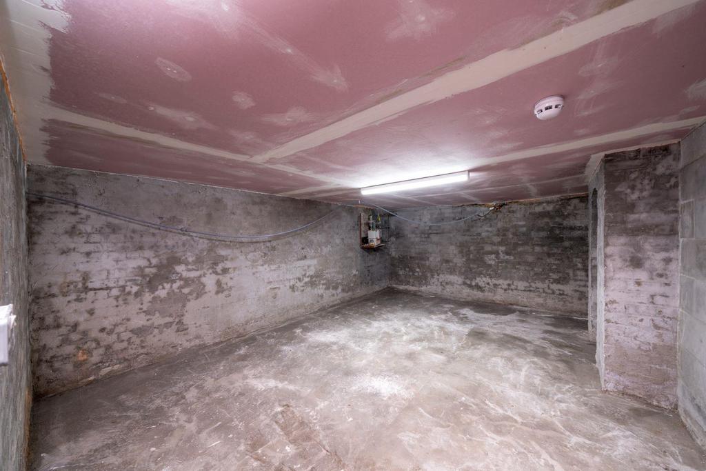 Basement floor (2).jpg