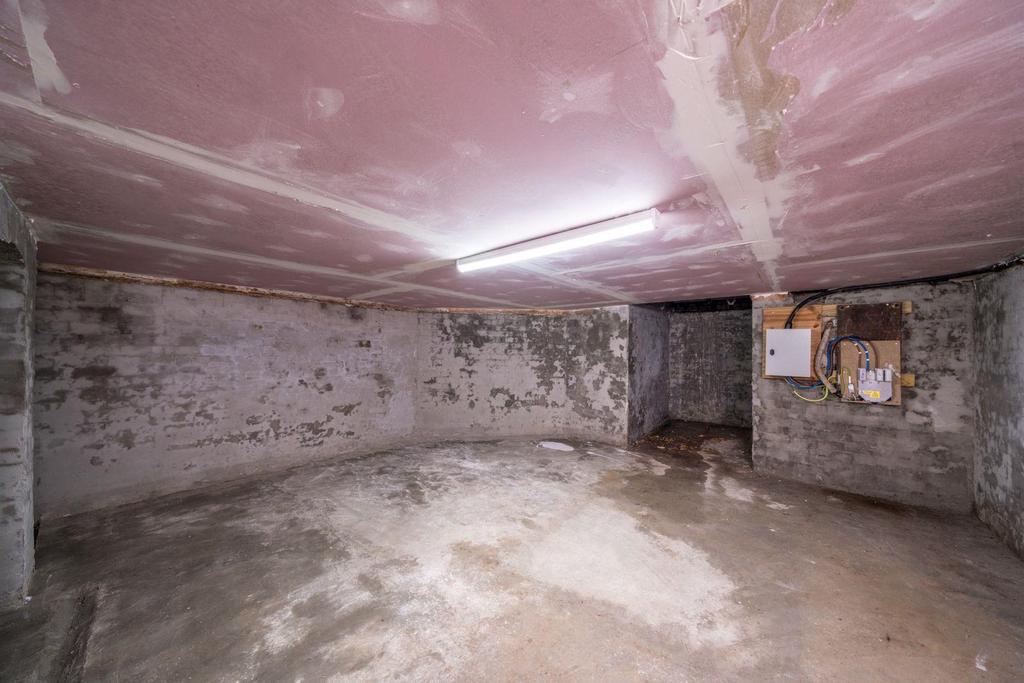 Basement floor (3).jpg
