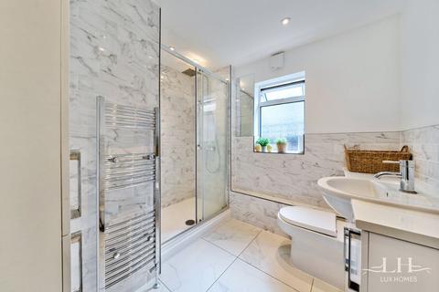 5 bedroom detached house for sale, West Way, Brentwood