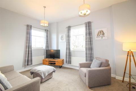 25 Bellingham Close, Thirsk, YO7 1FX