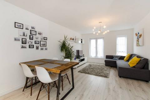 2 bedroom flat to rent, Monarch Mews, Upper Norwood, London, SW16
