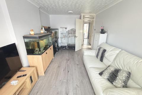 11 Canterbury Close, Weston-super-mare, BS22 7TS