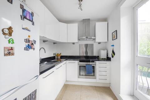 1 bedroom flat to rent, Garter Way, London, SE16