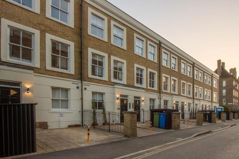 Flat to rent, Morecambe Street, London, SE17