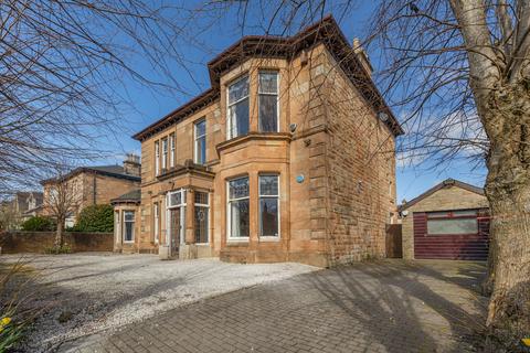 8 Dalkeith Avenue, Glasgow, G41 5BJ