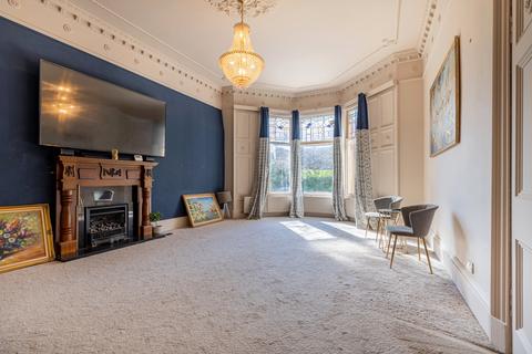 8 Dalkeith Avenue, Glasgow, G41 5BJ