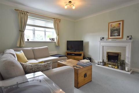 10 Cambridge Square, Redhill, RH1 6TG