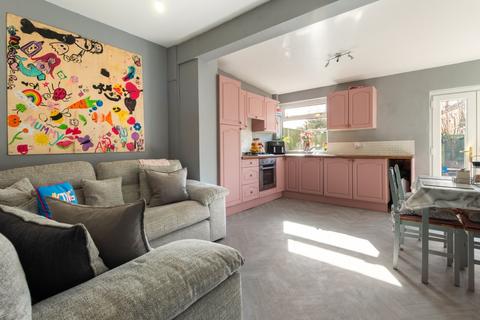 6 Ethelstone Road, Grimsby, DN34 4EF