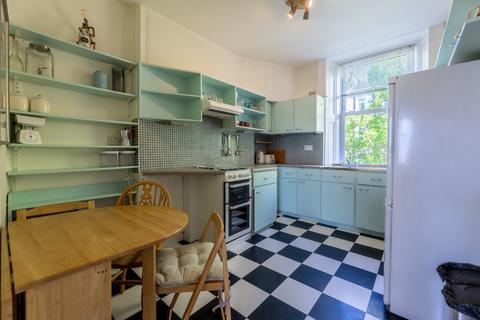 2/2, 127 Finlay Drive, Glasgow, G31 2SE