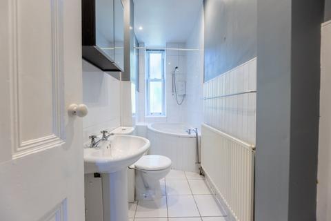 2/2, 127 Finlay Drive, Glasgow, G31 2SE