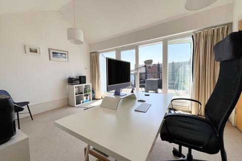 Apartment 6, Ocean House Clarence Road, Cardiff, CF10 5FR