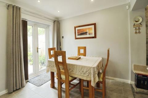 57 Berryfield, Slough, SL2 5SB