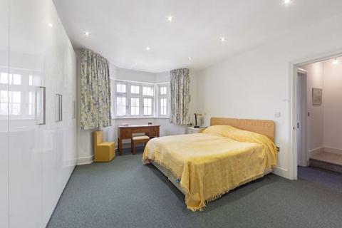 4 bedroom semi-detached house for sale, Crispin Mews, Hampstead Garden Suburb, NW11