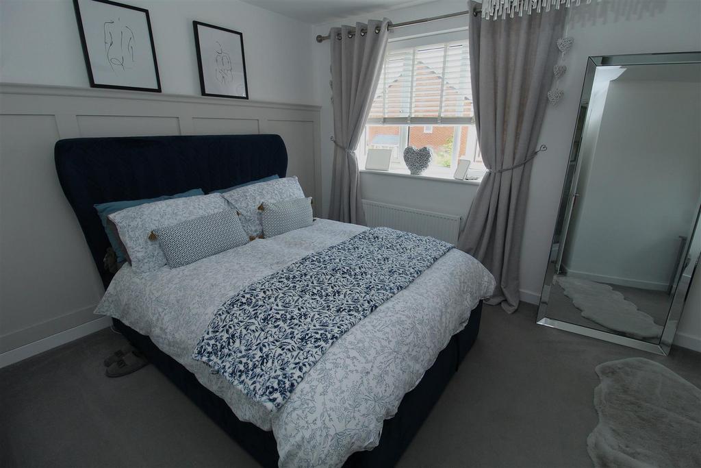 Bed1.JPG