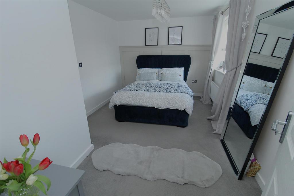 Bed1b.JPG