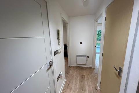 3 bedroom flat to rent, Clapton, London E5