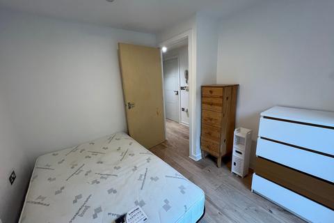 3 bedroom flat to rent, Clapton, London E5