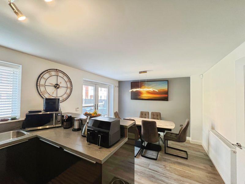 Dining kitchen