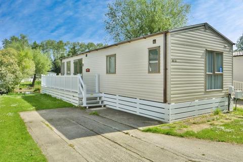 2 bedroom detached house for sale, Kingfisher Lake, Cotswold Hoburne, Cotswold Lakes