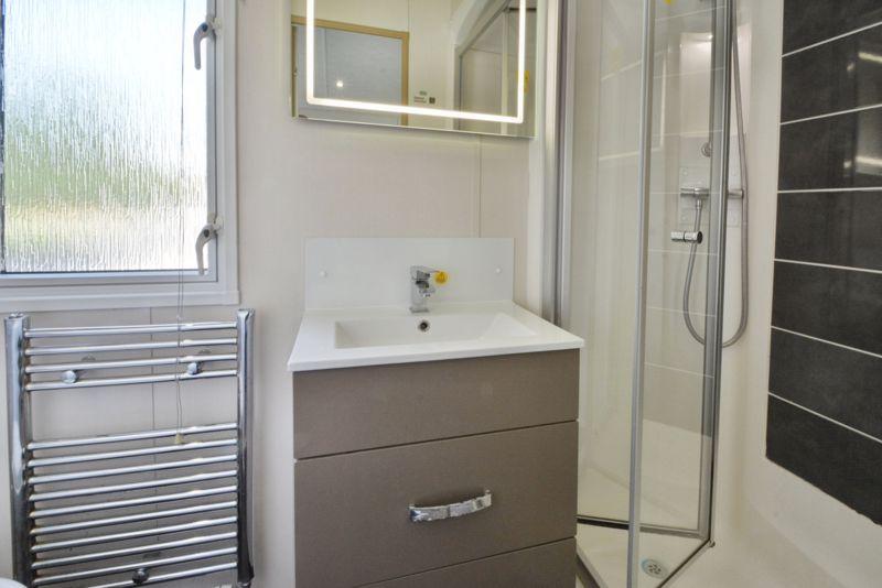 Ensuite shower