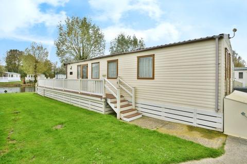 2 bedroom detached house for sale, Kingfisher Lake, Cotswold Hoburne, Cotswold Lakes