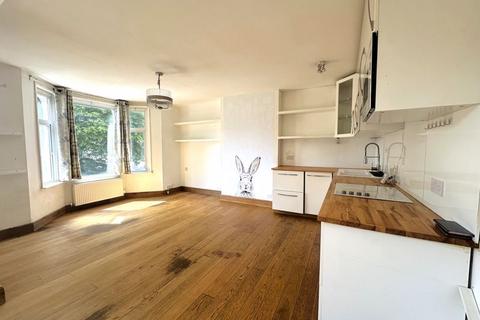 2 bedroom apartment to rent, Stroud Road, Gloucester