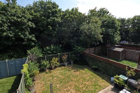 39 Baptist Close, Abbeymead, Gloucester, GL4 5GD