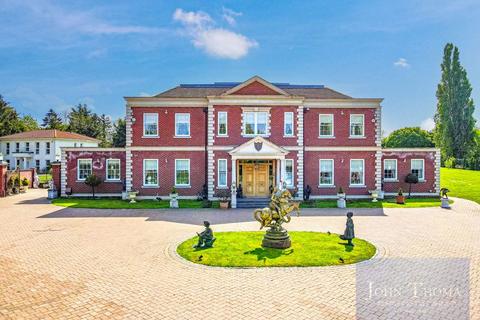 undefined, High Road, Chigwell IG7