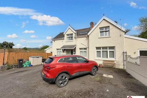4 Chestnut Close, Neath, SA10 7AU