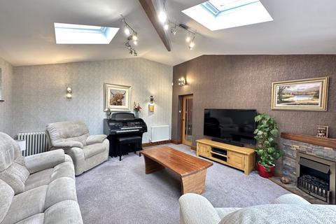 5 bedroom detached house for sale, Park Villas Drive, Pontefract WF8