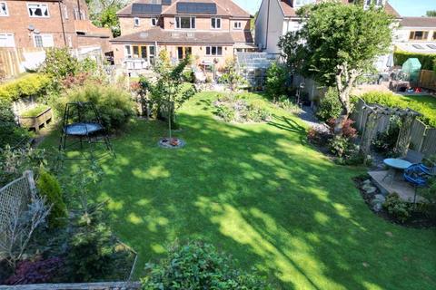 5 bedroom detached house for sale, Park Villas Drive, Pontefract WF8